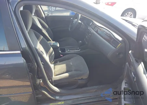 2015 Chevrolet Impala Limited Lt z USA, uszkodzony, nr VIN 2G1WB5E3XF1145136